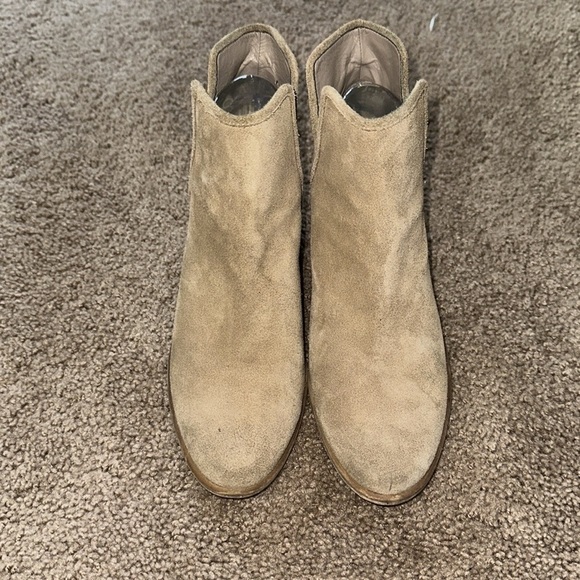 BP Tan Ankle Cut Booties with Block Heel Size 9.5 - Picture 3 of 10